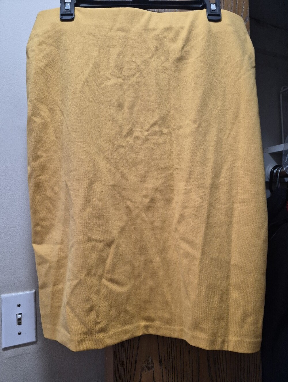 Carmen Marc Valvo Tailored Pencil Skirt - Picture 2 of 7